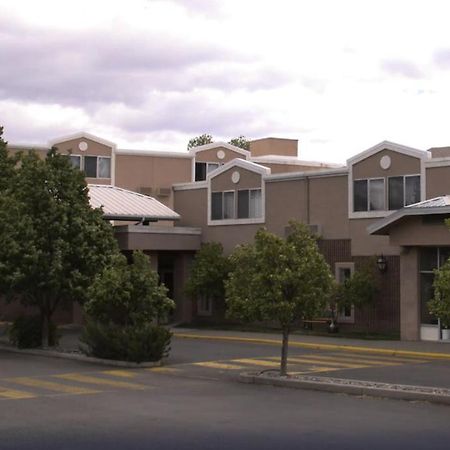 Yellowstonepark Inn&Suites Ливингстън Екстериор снимка