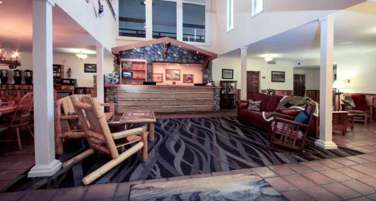 Yellowstonepark Inn&Suites Ливингстън Екстериор снимка